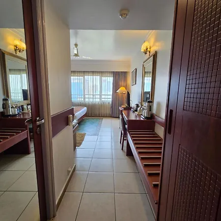 Harrisons Hotel Chennai Exterior photo